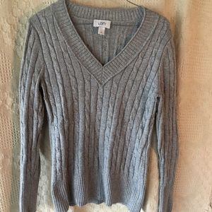 Women’s Gray Cable Knit Sweater Size Medium